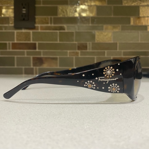 Salvatore Ferragamo Women’s Sunglasses - Picture 3 of 4